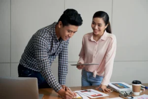 Hak paten adalah suatu bentuk perlindungan hukum yang memberikan keistimewaan kepada penemu atas hasil inovasinya di bidang teknologi. Dengan memberikan hak eksklusif untuk membuat, menggunakan, dan menjual inovasi tersebut, hak paten mendorong para penemu untuk terus berinovasi